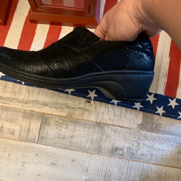 EUC Women’s Clark’s Collection Soft Wedge Glitter Fabric Shoe Black Size 6M - Picture 6 of 13